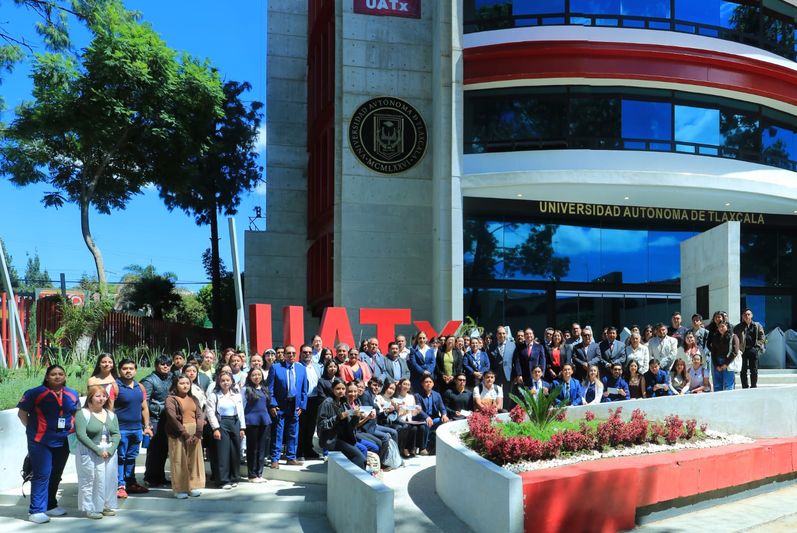 UATx respalda la permanencia estudiantil con más de 3 mil becas